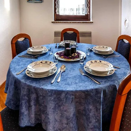 Diracca Apartman *