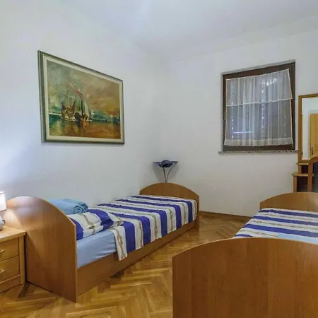 Apartment Diracca